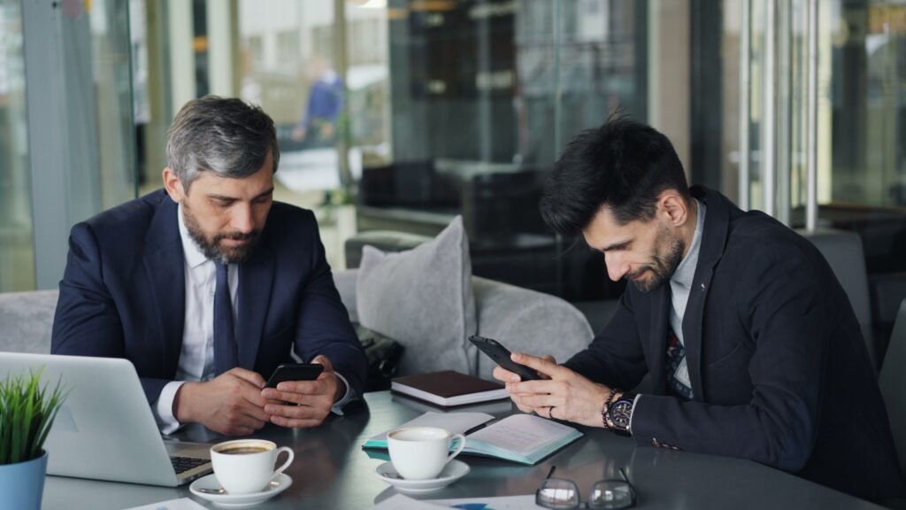 Professionals distracted by smartphones instead of working, a common time-waster